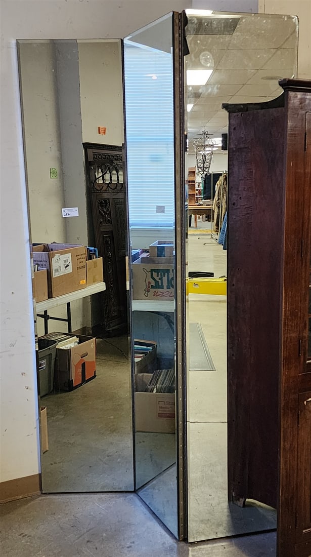 Mirrored 3 Fold Screen 7'H X 18" W/ Ea Panel (1 of 1)