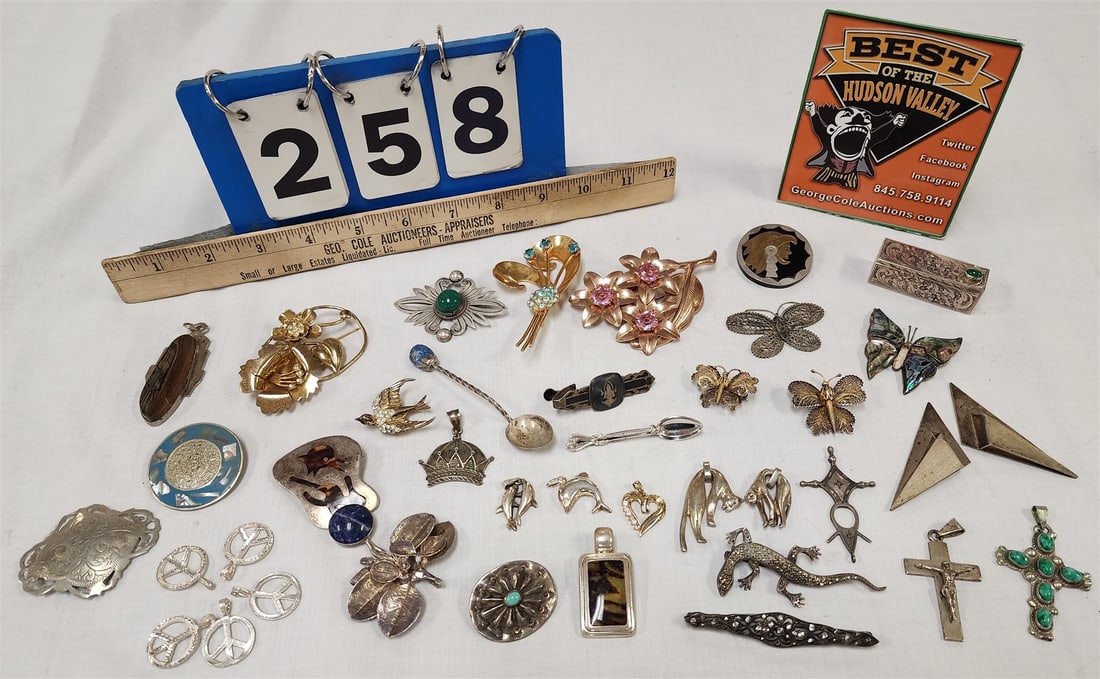 Tray Sterl Pins, Pendants Etc 11.82: Tray Sterl Pins, Pendants Etc 11.82