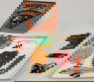 Tray Bakelite Pine + Pendant + 2 German Pins