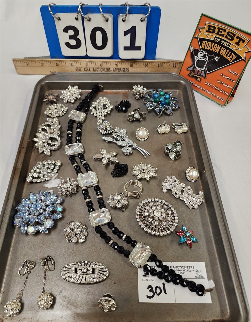 Lot Costume Jewelry- Rhinestone: Lot Costume Jewelry- Rhinestone