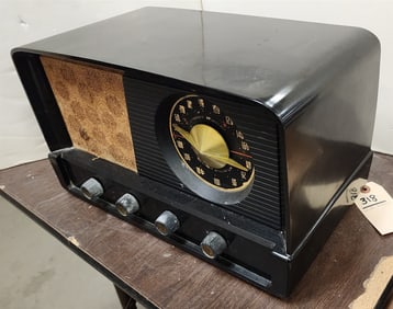 Wards Airline Radio Model WG 1572-C 8 1/2"H X 15"W X 8"D