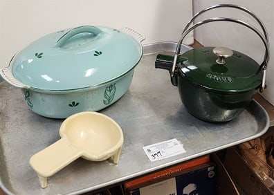 Tray 3 Enameled Cast Iron Pcs Holland Covered Casseroles 6"H X 12 1/2"W X 8 1/2"D, Covered La Thiere