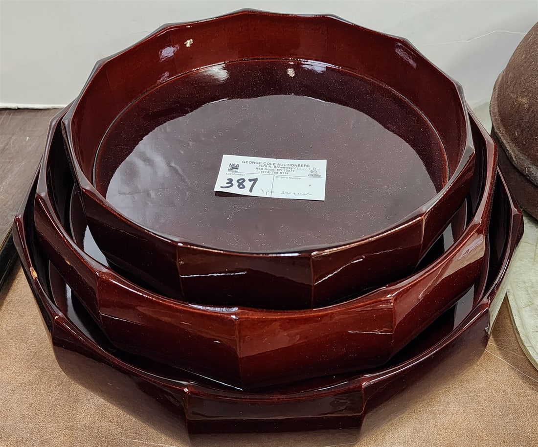 Lot 3 Lacquer Graduated Bowls 3 1/2"H X 14" Diam, 3"H X 12" Diam + 3"H X 10" Diam: Lot 3 Lacquer Graduated Bowls 3 1/2"H X 14" Diam, 3"H X 12" Diam + 3"H X 10" Diam