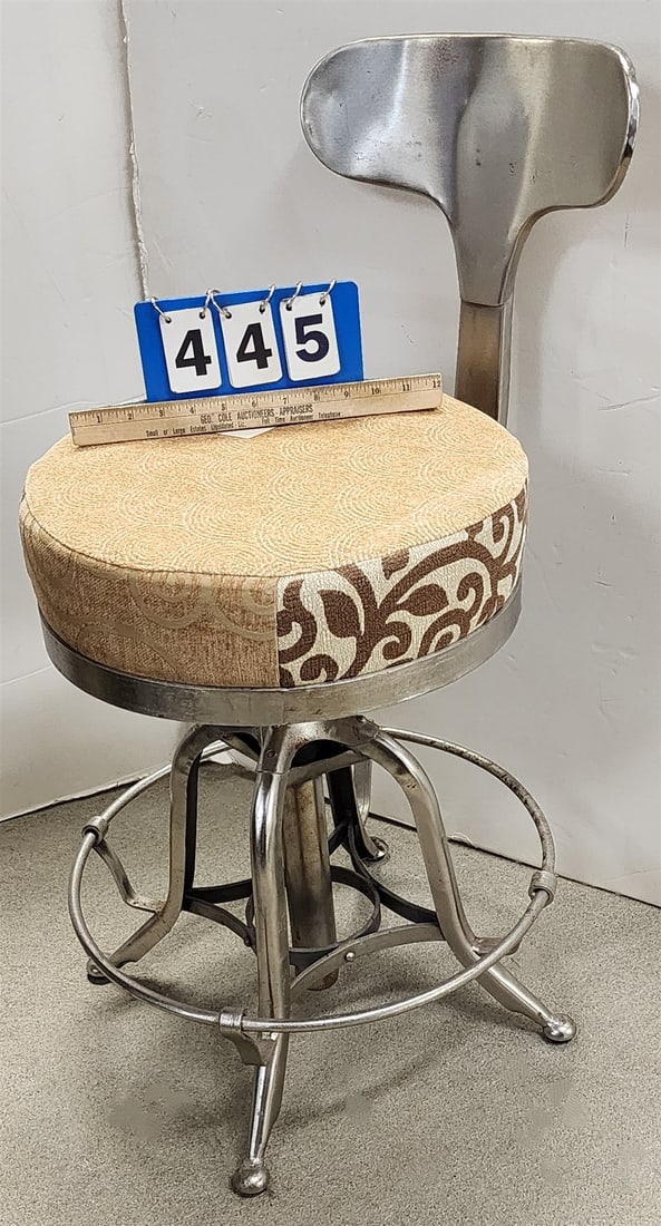 Metal Swivel Seat Chair 33 1/2"H: Metal Swivel Seat Chair 33 1/2"H