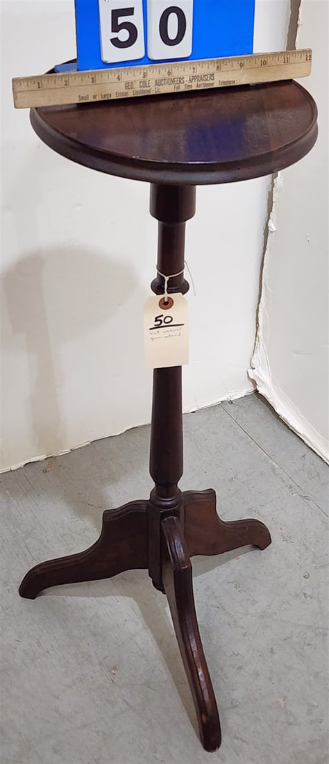 Vict Walnut Fern Stand 28 1/4"H X 10 1/2" Diam (1 of 4)