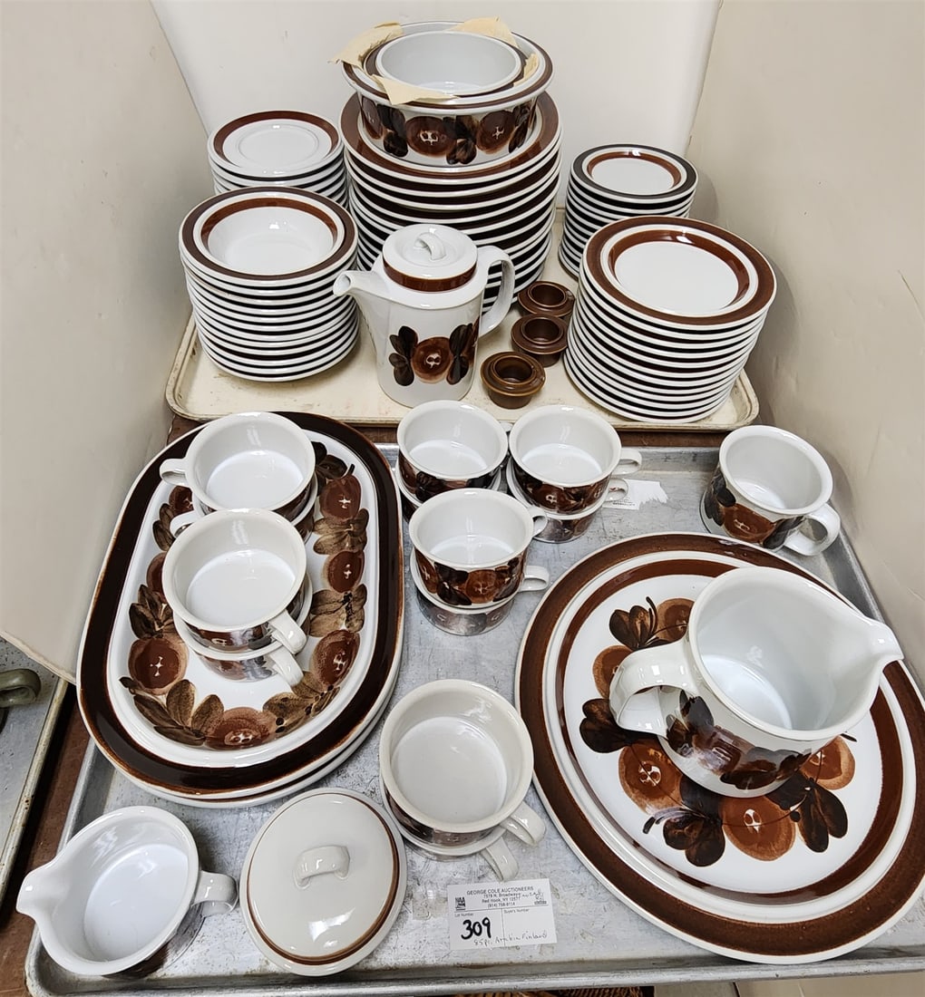 tray 85 pc. Arabia finland dinner service (1 of 4)