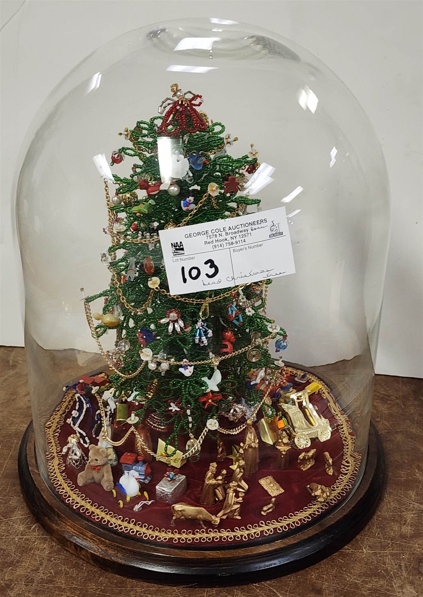 Bead Christmas Tree In Glass Dome 13"H X 11" Diam (1 of 3)