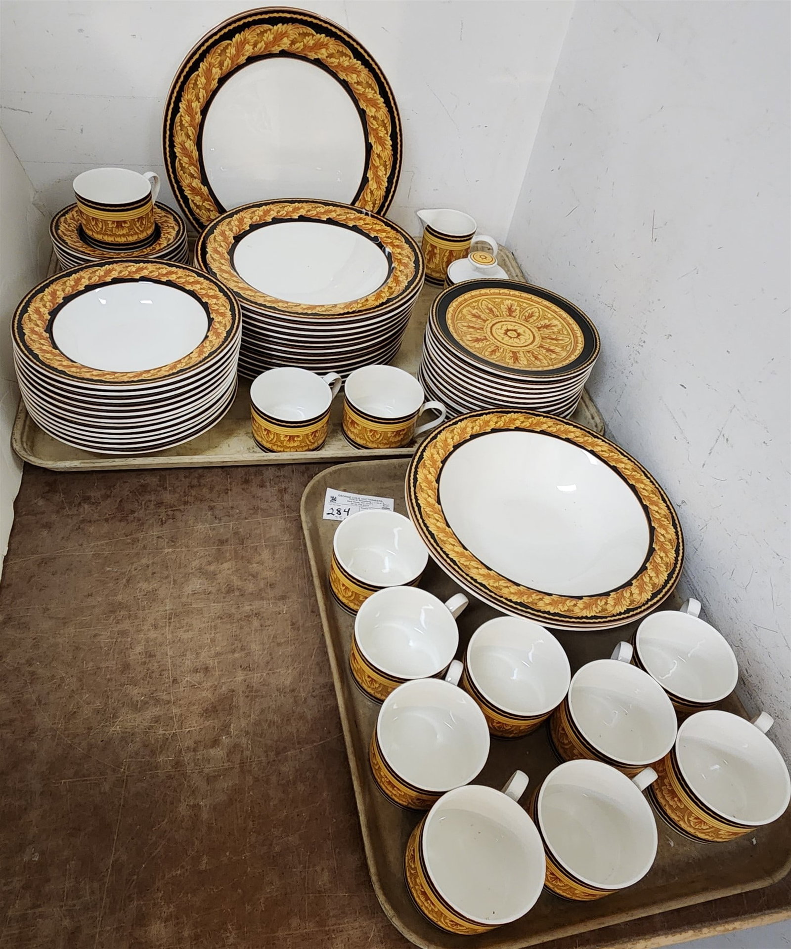 Tray 75 Pc Victoria Beale "Renaissance" Dinner Service: Tray 75 Pc Victoria Beale "Renaissance" Dinner Service