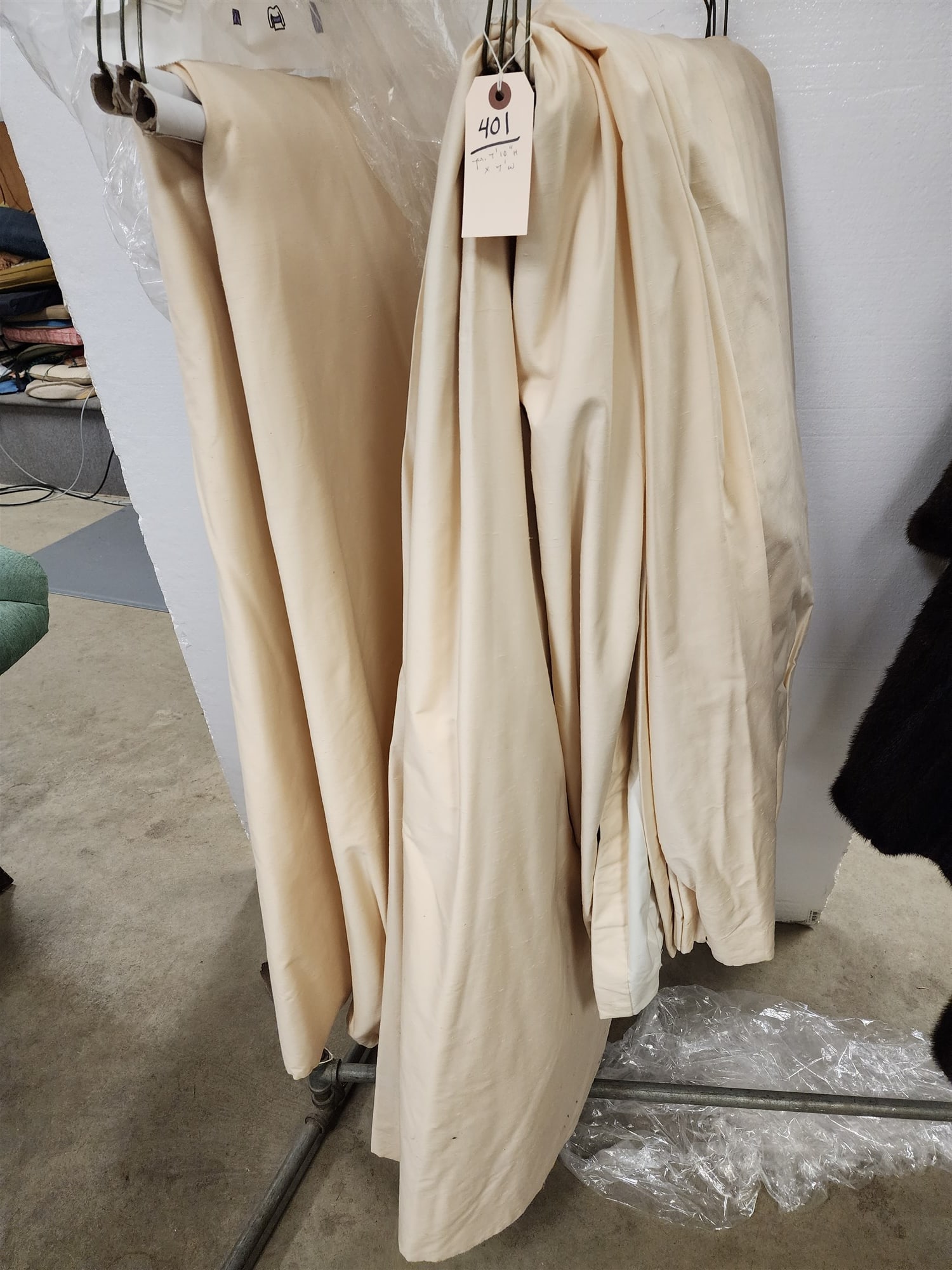 Lot 2 Pr Lined Drapes 7'10"H X 7'W Ea: Lot 2 Pr Lined Drapes 7'10"H X 7'W Ea