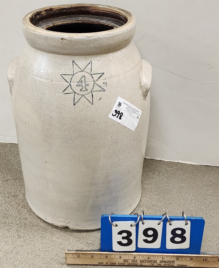 4 Gal Stoneware Crock (1 of 3)