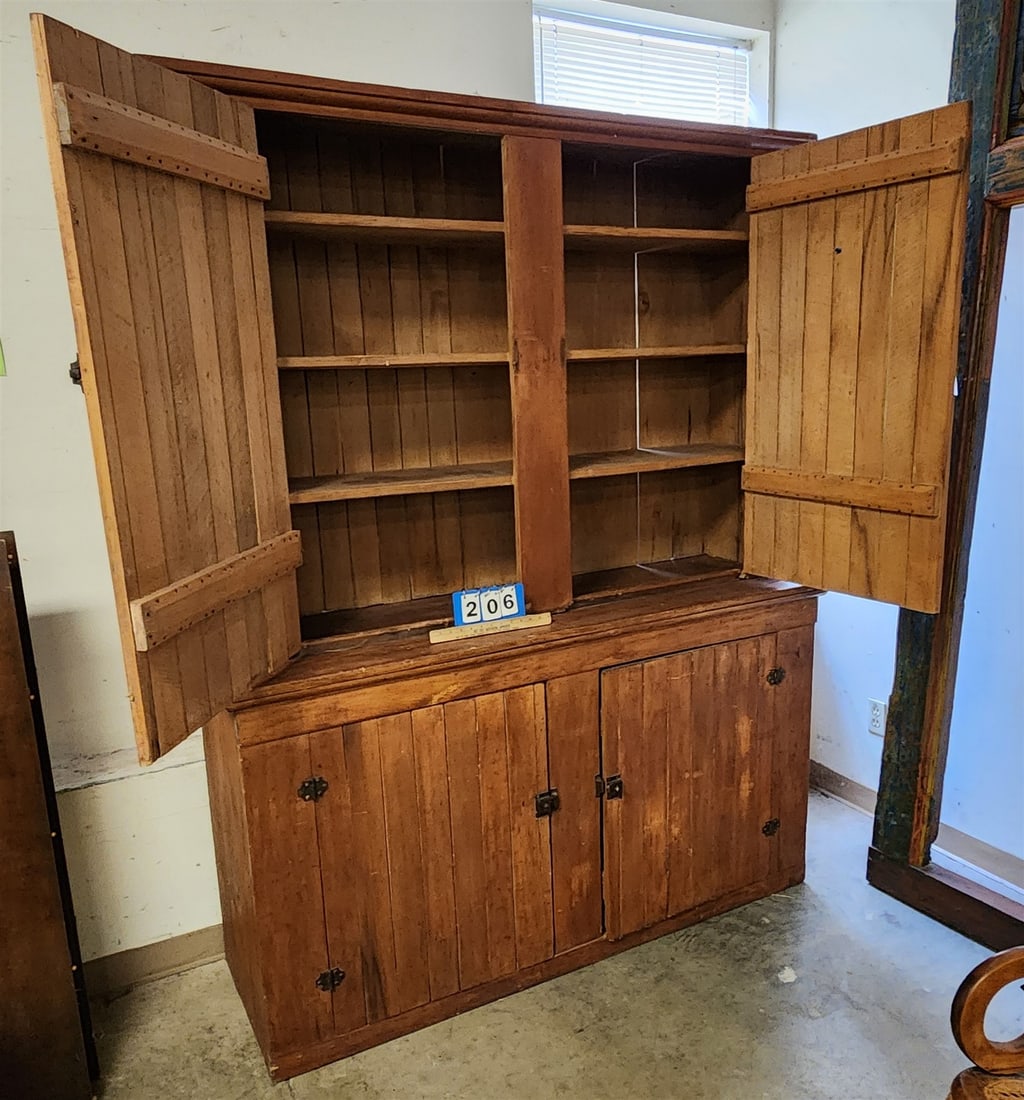 Prim 4 Door Step Back Cupboard (1 of 4)