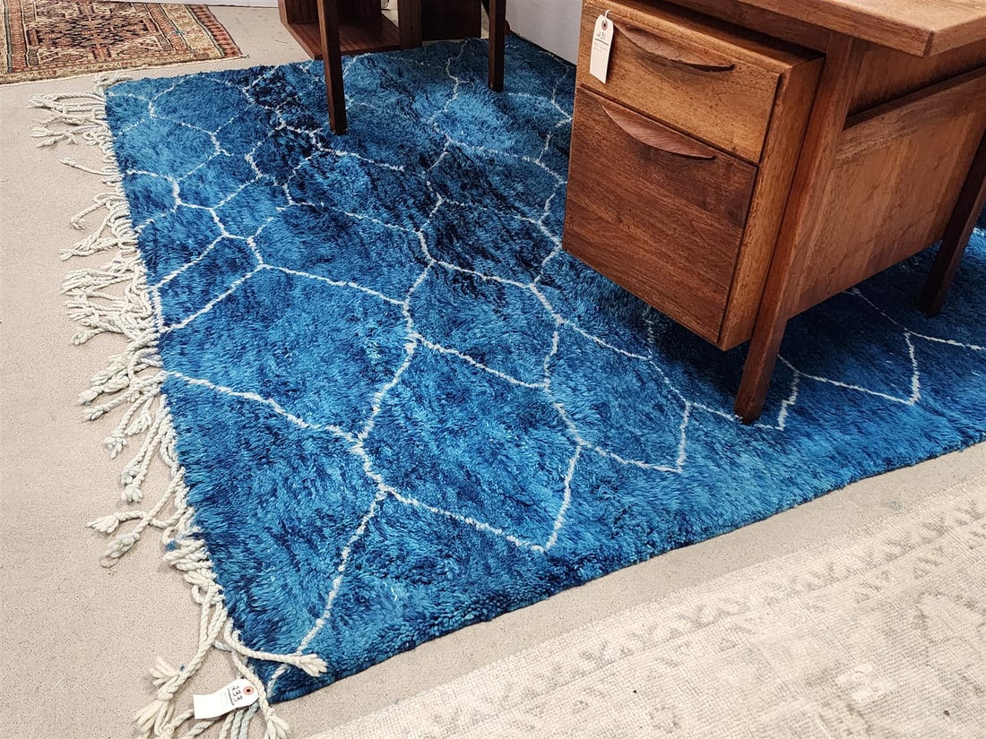 Contemporary Rug 7'7" X 10'6": Contemporary Rug 7'7" X 10'6"