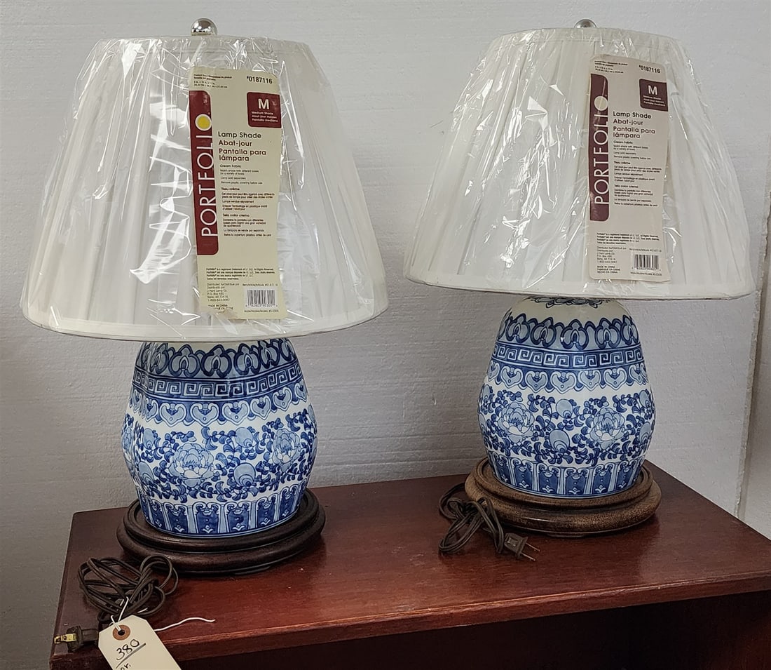 Pair Chinese Blue & White Vase Lamps 23" (1 of 4)
