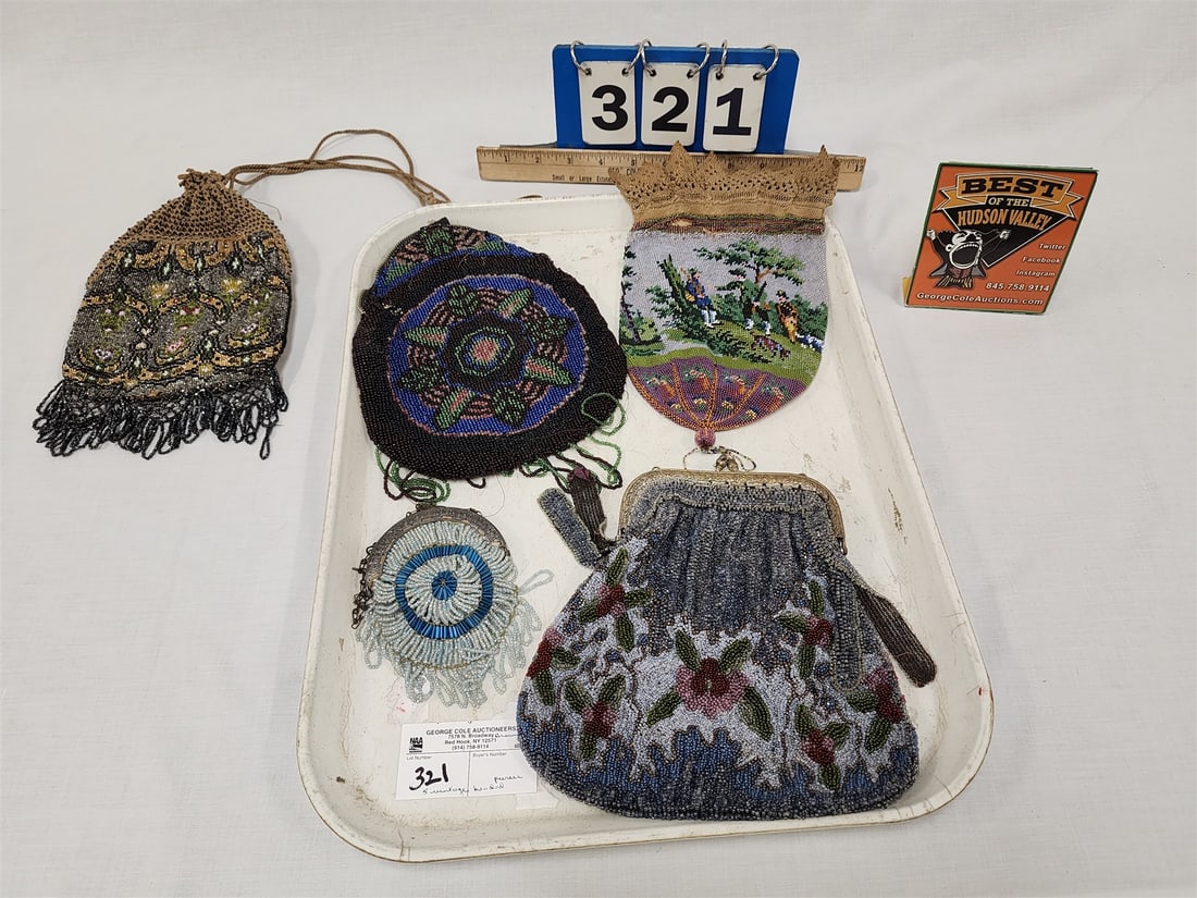 Tray 5 Vintage Beaded Purses (1 of 1)