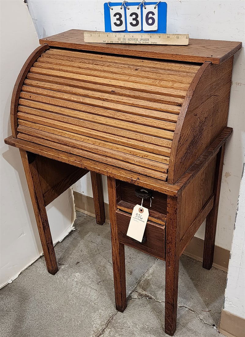 Oak Child's Rolltop Desk 33"H X 23"W X 15"D (1 of 2)