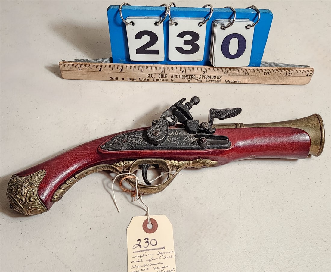 Spanish Made Flint Lock Kasper Deinken Vt Recht Replica: Spanish Made Flint Lock Kasper Deinken Vt Recht ReplicaREPLICA - (NOT A REAL FIREARM)