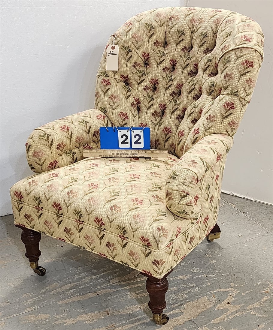 Tufted Tapestry Upols. Chair 35"H X 39 1/4 W" X 21"D: Tufted Tapestry Upols. Chair 35"H X 39 1/4 W" X 21"D