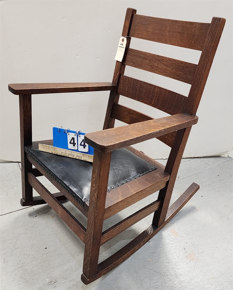 Vintage Mission Oak Rocker 32 1/2"H X 25"W X 17"D (1 of 5)