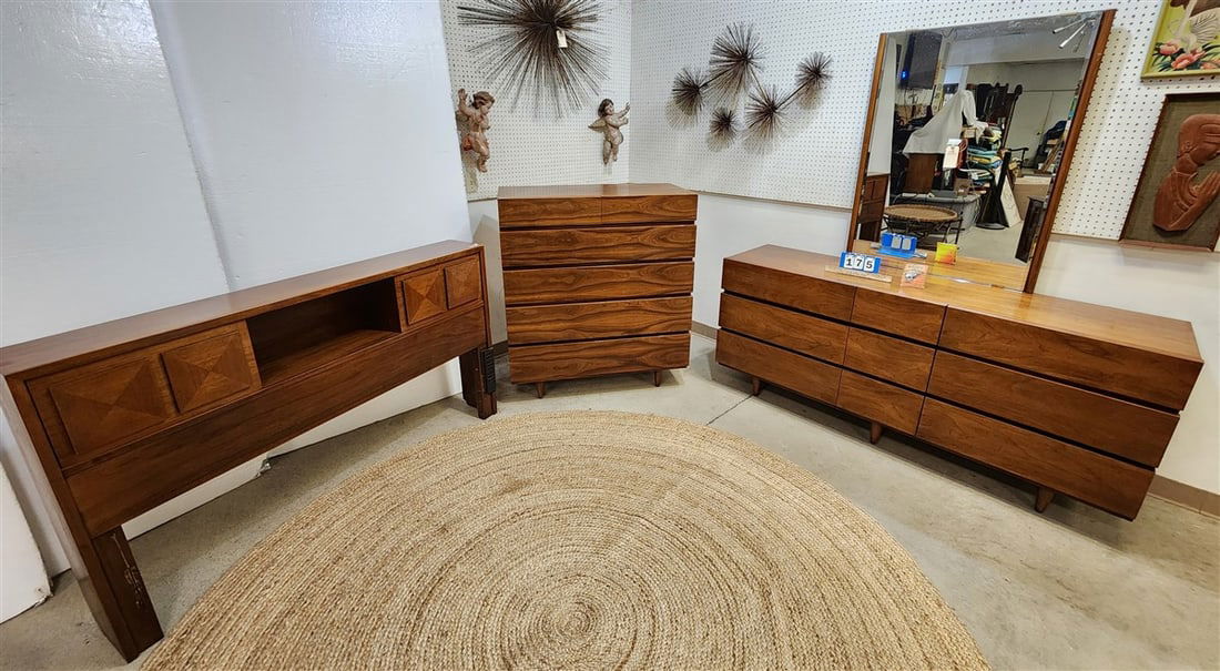 3 Pc Amer Of Martinsville Walnut MidCentury Bed set 6 Drawer Tall Chest 45 1/2"H X 40"W X 19 1/2"D 9 (1 of 11)
