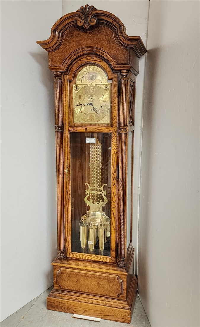 Howard Miller Oak Grandfather Clock 7'H X 25 1/2"W X 16 1/2"D (1 of 9)