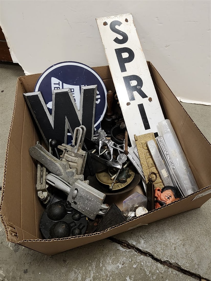 Bx Metal Molds, Plant Markers, Enamel Signs etc (1 of 10)