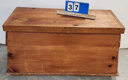 Prim Pine Blanket Bx 18"H X 35"W X 18"D