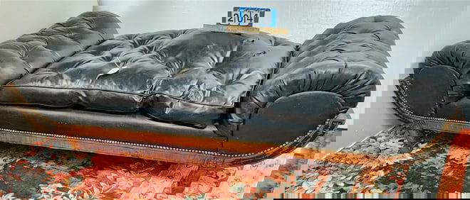 Neo Classical Style Lounge 22"H X 76"W X 27"D