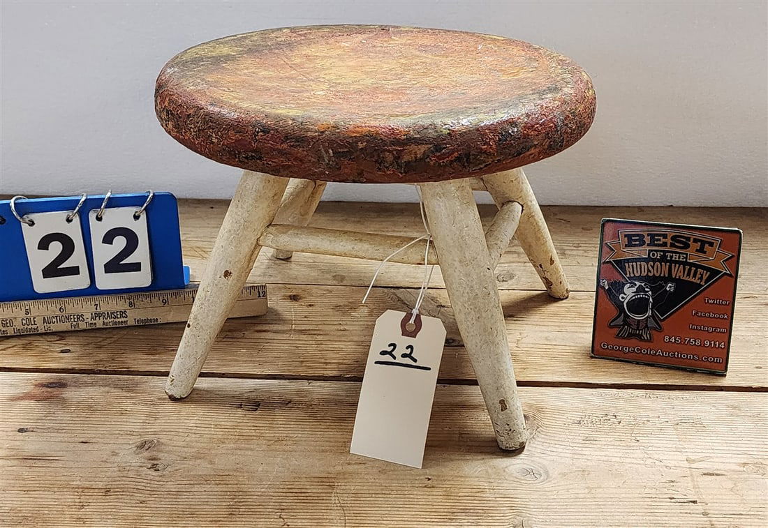 Prim Ptd. Milking Stool 8 1/2" H x 11 1/2" D (1 of 3)