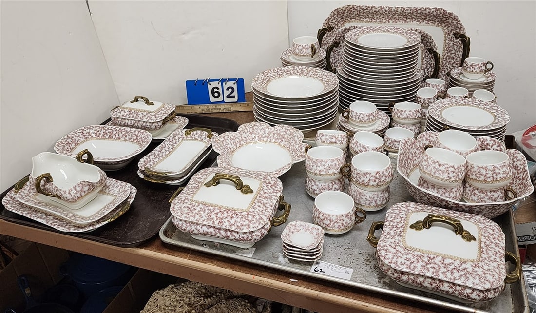 Trays 112 Pc. Limoges Dinner Service (1 of 7)