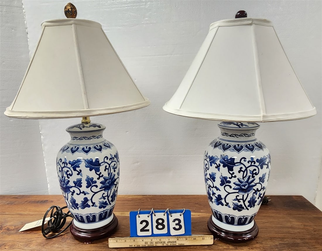Pr. Chinese Porcelain Lamps 27" (1 of 1)