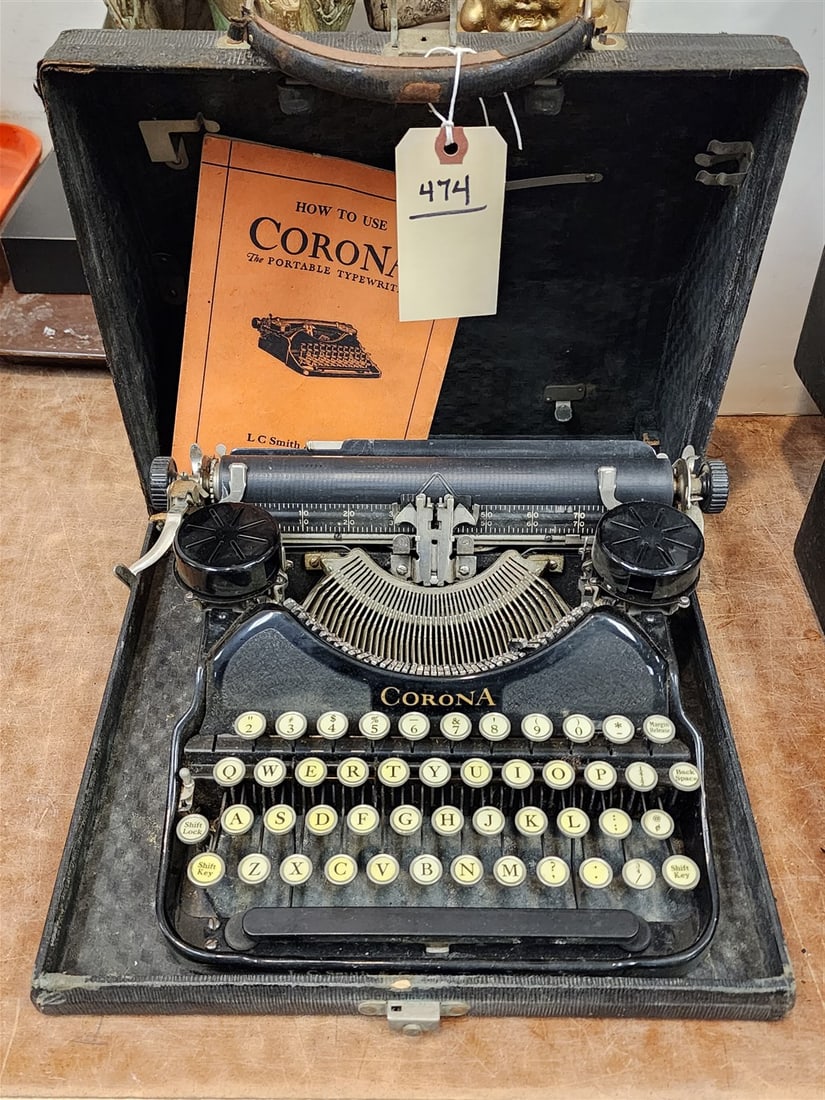 Vintage Portable Corona Typewriter (1 of 3)