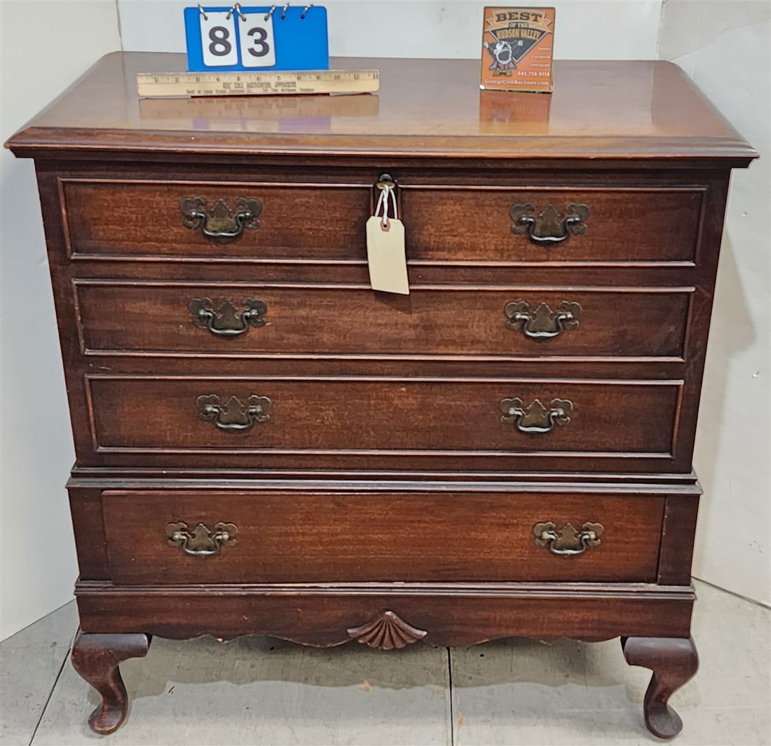 Lane Mahog 1 Drawer Blanket Cedar Chest 32 1/2" H X 34" W X 18" D (1 of 4)