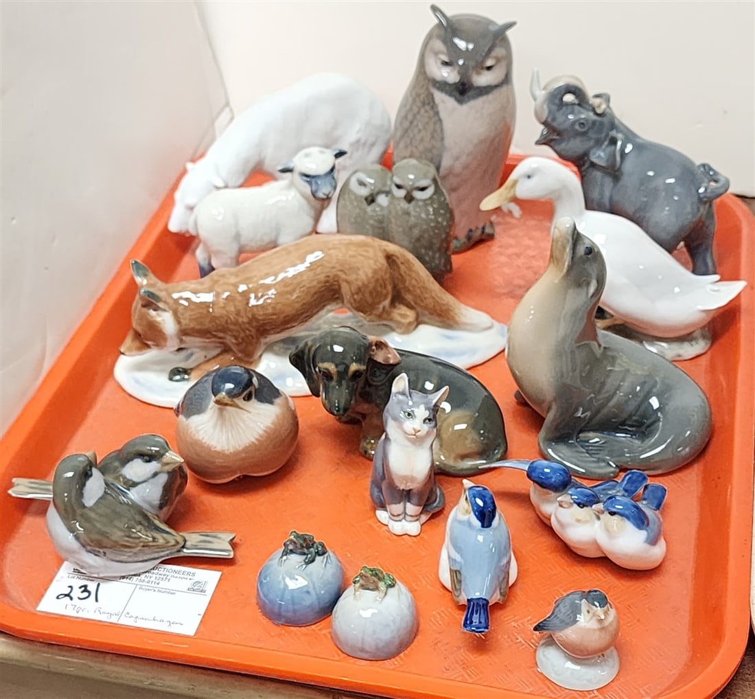 Tray 17 Royal Copenhagen Animal Figurines 2999, 2998, 758, 834, 1192, 373, 3140, 1441, 1045, 2266,: Tray 17 Royal Copenhagen Animal Figurines 2999, 2998, 758, 834, 1192, 373, 3140, 1441, 1045, 2266, 199, 507, 2238, 1040, 1309 Etc.