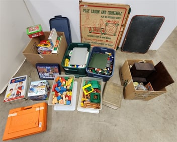 Lot 4 Tubes Legor, Duplos, K'nek, Lincoln Logs, Gilbert Chemistry Set, Play Carom and Crokinole