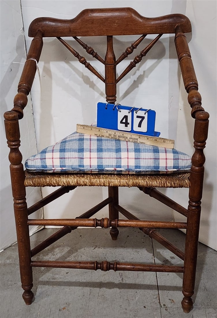 Mahog Rush Seat Triangular Chair 35 1/2" H X 21 1/2" W X 15 1/2" D: Mahog Rush Seat Triangular Chair 35 1/2" H X 21 1/2" W X 15 1/2" D