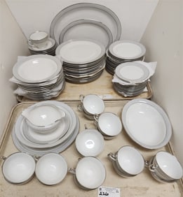 Tray 90 Pc. Bavaria "The Elgin" Dinner Service