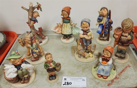 Tray 9 Full Bee Hummels 56, 175, 80, 75/0, 199, 20, 58/0, 31 3/0, 132 - Crown + Full Bee