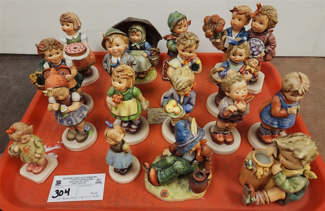 Tray 17 Hummels - Special Edition Coll. Club 416, 421, 440, 408/0, 387, 429, 422, 399, 447, 486,: Tray 17 Hummels - Special Edition Coll. Club 416, 421, 440, 408/0, 387, 429, 422, 399, 447, 486, 312/1, 409, 493 + 479