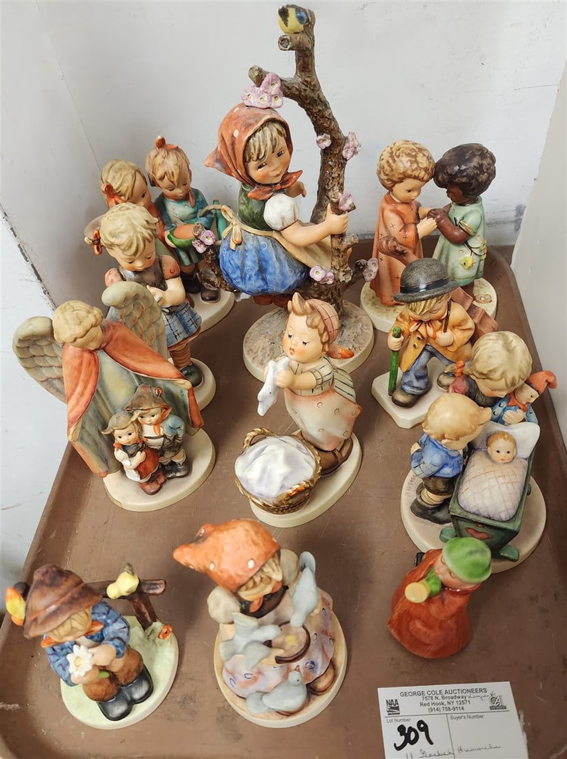 Tray 11 Goebel Hummels - 13907-09, 255, 141V, 662/1, 321, 32/1, 337, 174, 333, 89/1, 88/1: Tray 11 Goebel Hummels - 13907-09, 255, 141V, 662/1, 321, 32/1, 337, 174, 333, 89/1, 88/1