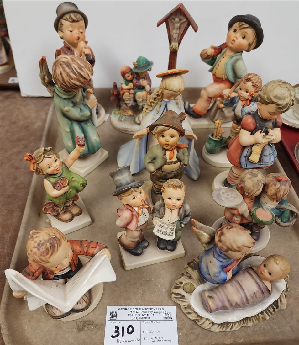 Tray 13 Hummels - 11 V Bee W. Germany 7/1, 85/2, 28/II, 255, 21/1, 95, 52/0, 730, 72, 24/1 +184, 2 - (1 of 11)