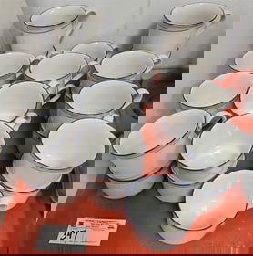 Tray 24 Pc. Lenox Chinastone Cups