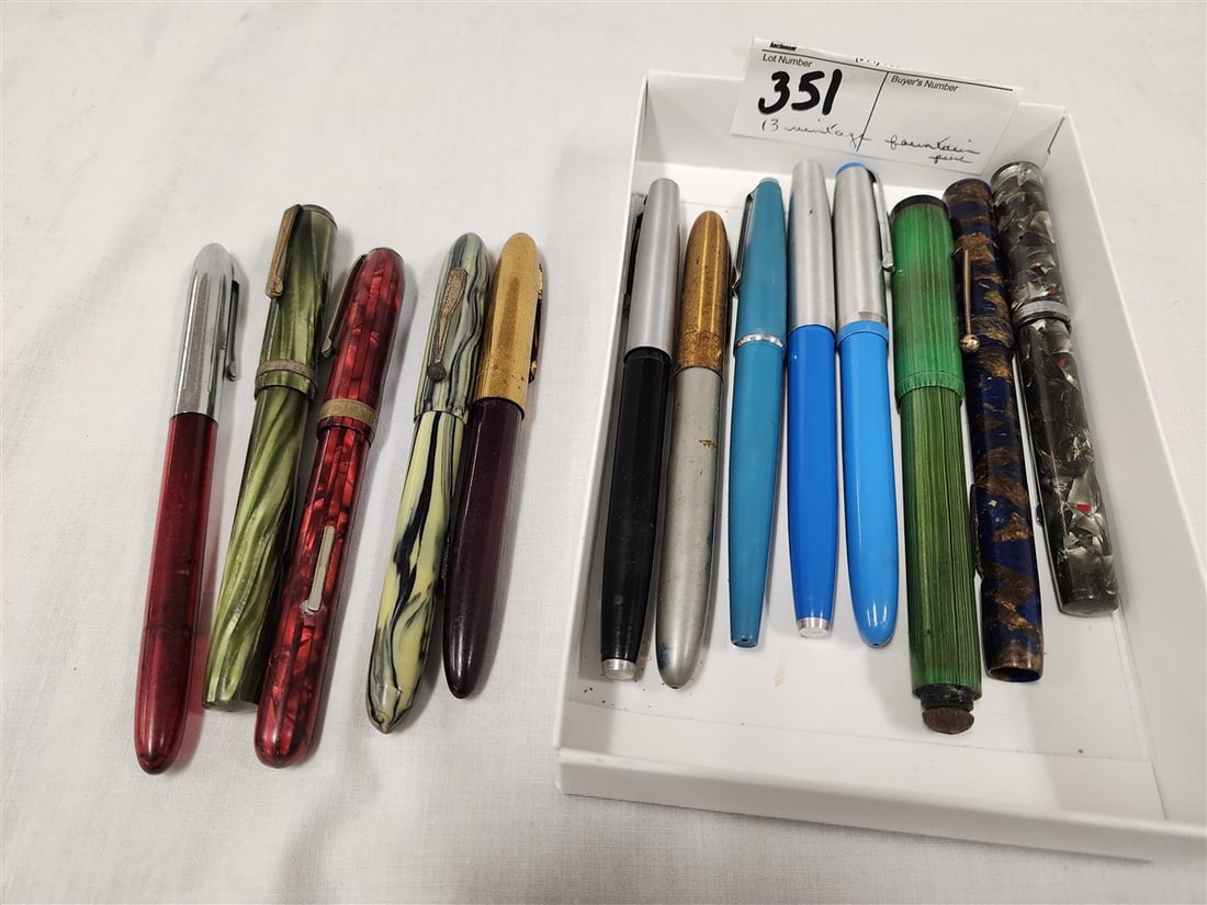 Lot 13 Vintage Fountain Pens: Lot 13 Vintage Fountain Pens
