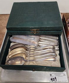 Tray 29 Pc. Rogers Silverplate Flatware