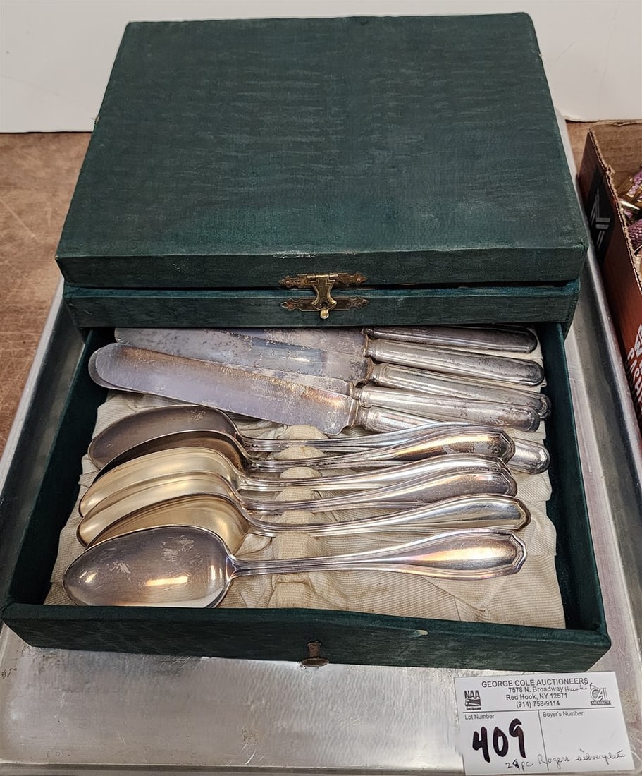 Tray 29 Pc. Rogers Silverplate Flatware (1 of 3)