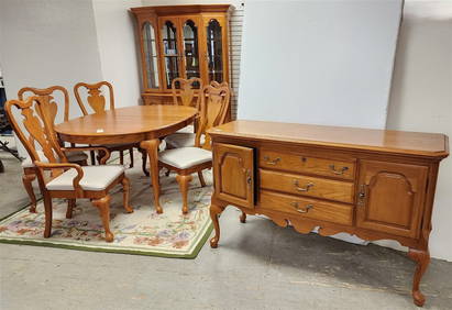 Sumpter Furn Co. Solid Oak 9 Pc. Dining Set Table 67" L X 44" W w/2 Leaves + Pads, China Cabinet (1 of 11)