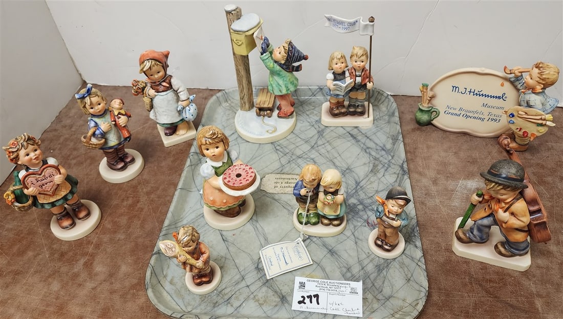 Tray 11 Hummels - Coll. Club, Goebel w/Bx's, 204, 340, 756, 790, 422, 89/I, 387, 440, 560, 220 + 549 (1 of 9)