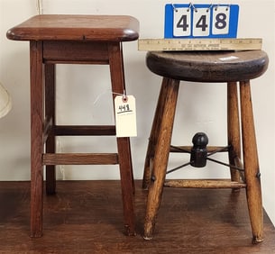 Lot 2 Stools Oak - 20 1/2" H X 11" Diam. + 18" H X 11 1/2" Diam.