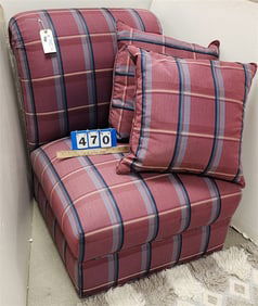 Uphols. Chair 34" H X 27" W X 24" D w/2 Pillows