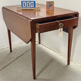 C 1820 Hepplewhite Cherry Pembroke Table 29 1/2" H X 3' W X 25" D