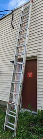 Werner 28' Extension Ladder